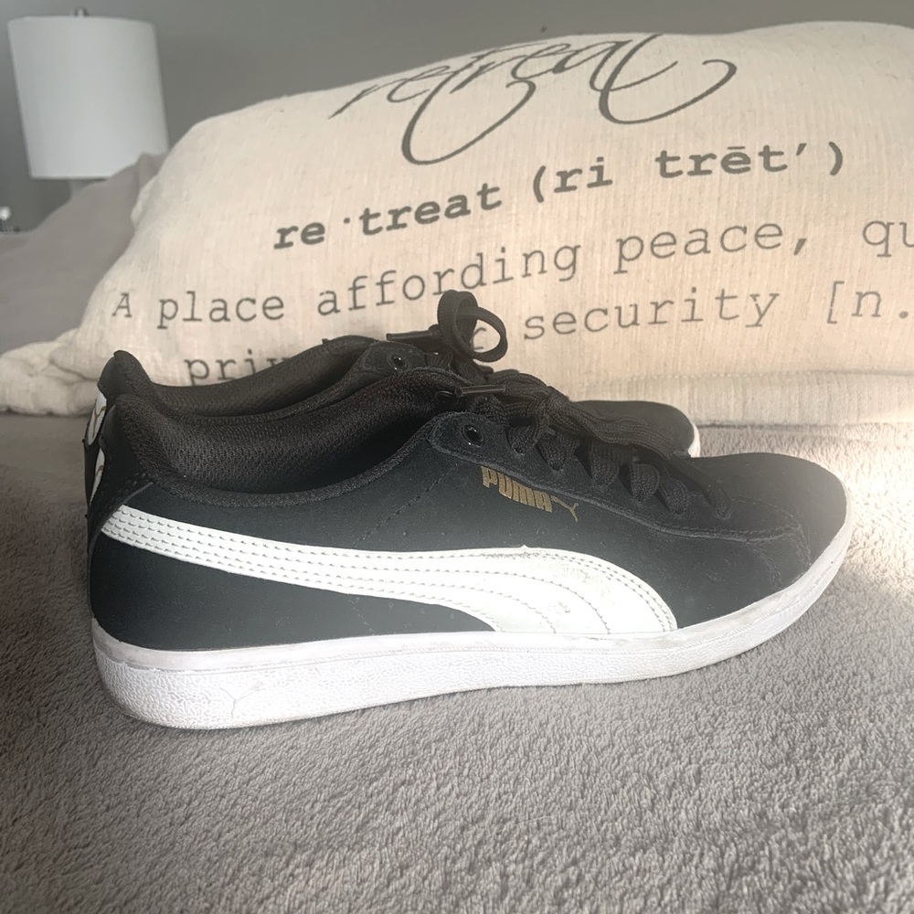 Excellent condition Puma sneakers